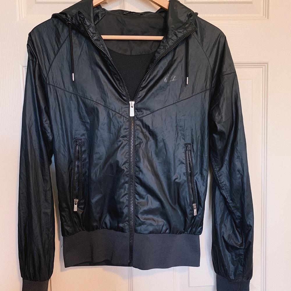 NIKE WINDBREAKER